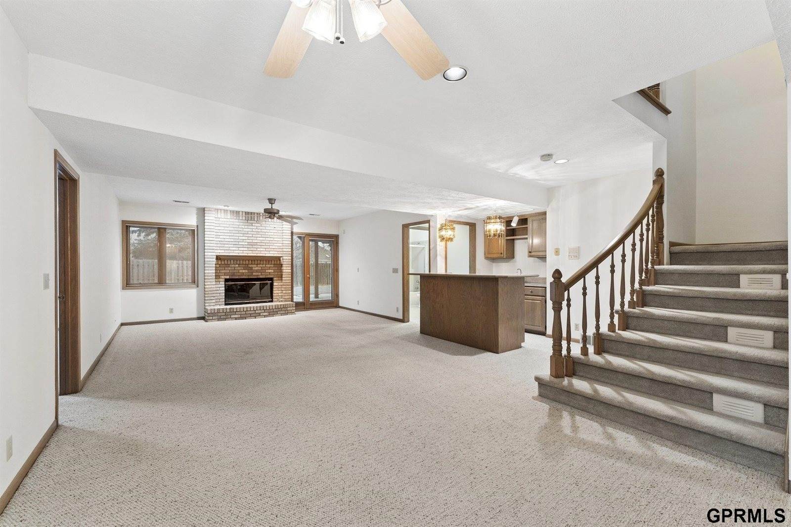 1705 North 129 Street, Omaha, NE 68154