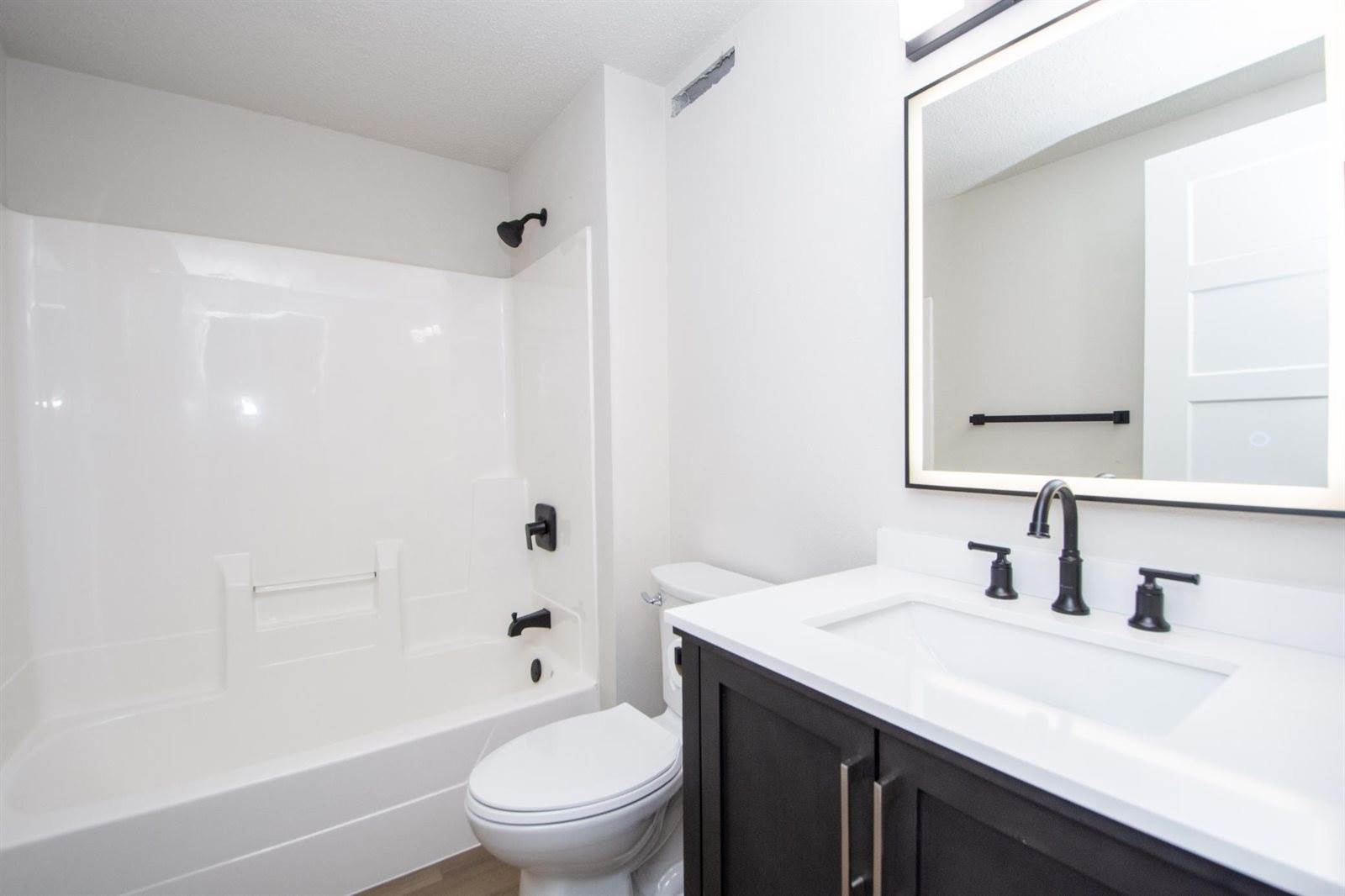 1824 56th Avenue South, Fargo, ND 58104