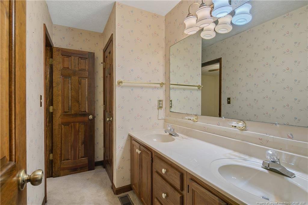 5605 Mum Creek Lane, Fayetteville, NC 28304