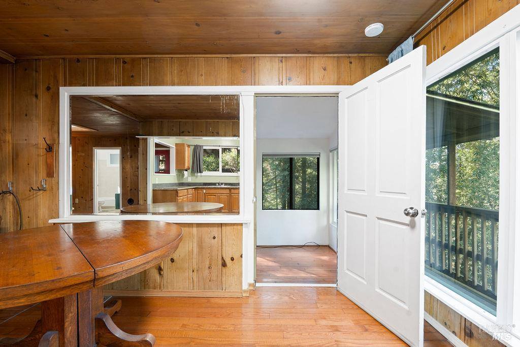 10987 Terrace Drive, Forestville, CA 95436