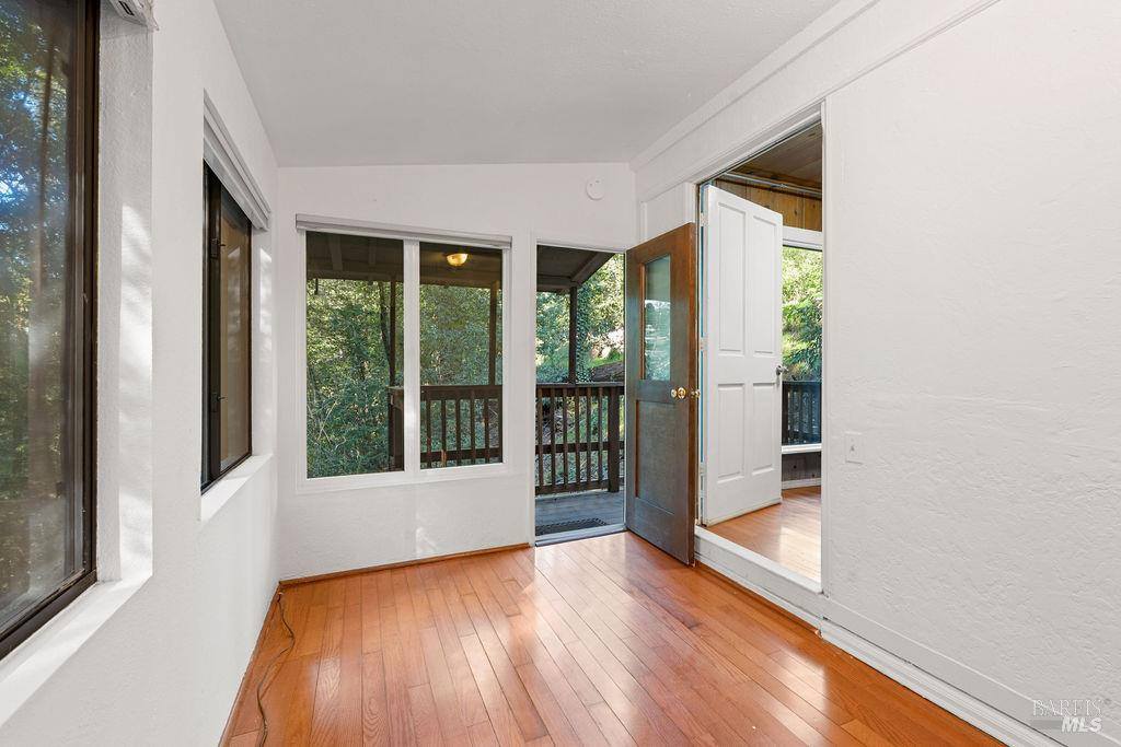 10987 Terrace Drive, Forestville, CA 95436