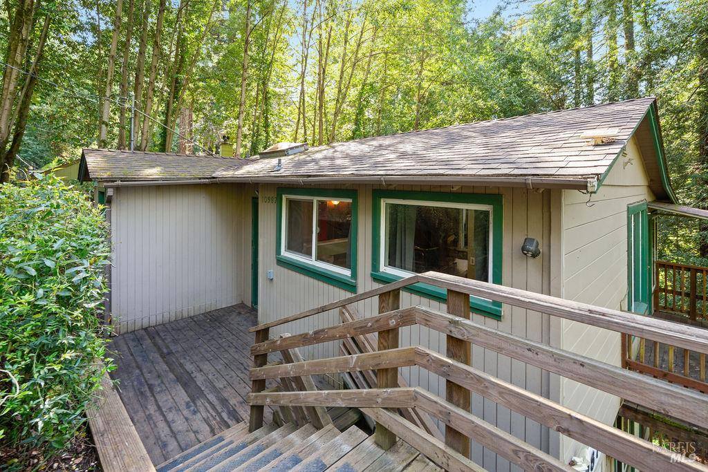 10987 Terrace Drive, Forestville, CA 95436