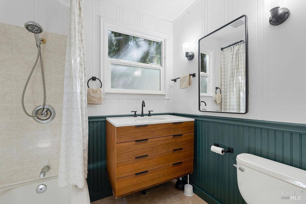 10987 Terrace Drive, Forestville, CA 95436