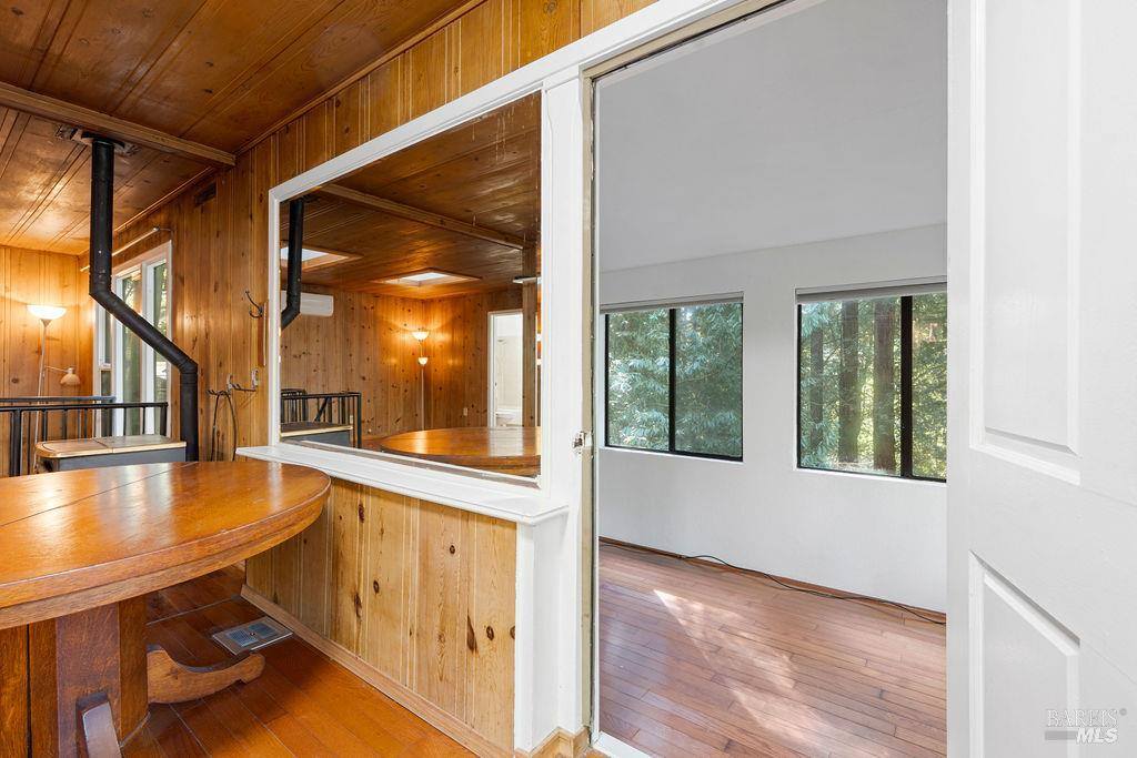 10987 Terrace Drive, Forestville, CA 95436