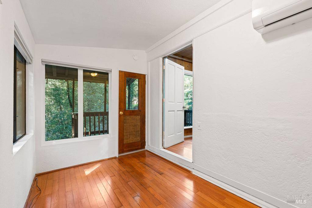 10987 Terrace Drive, Forestville, CA 95436