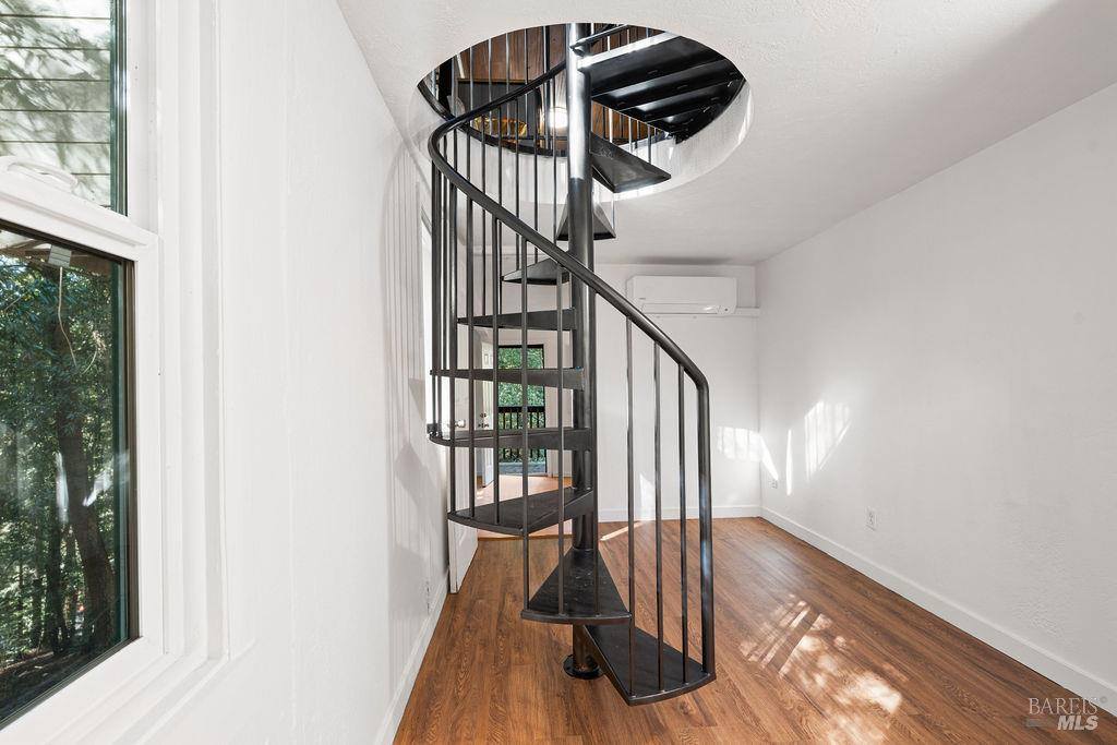 10987 Terrace Drive, Forestville, CA 95436