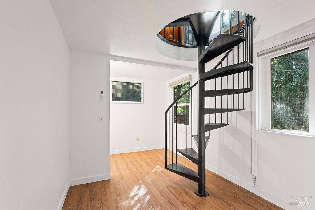 10987 Terrace Drive, Forestville, CA 95436