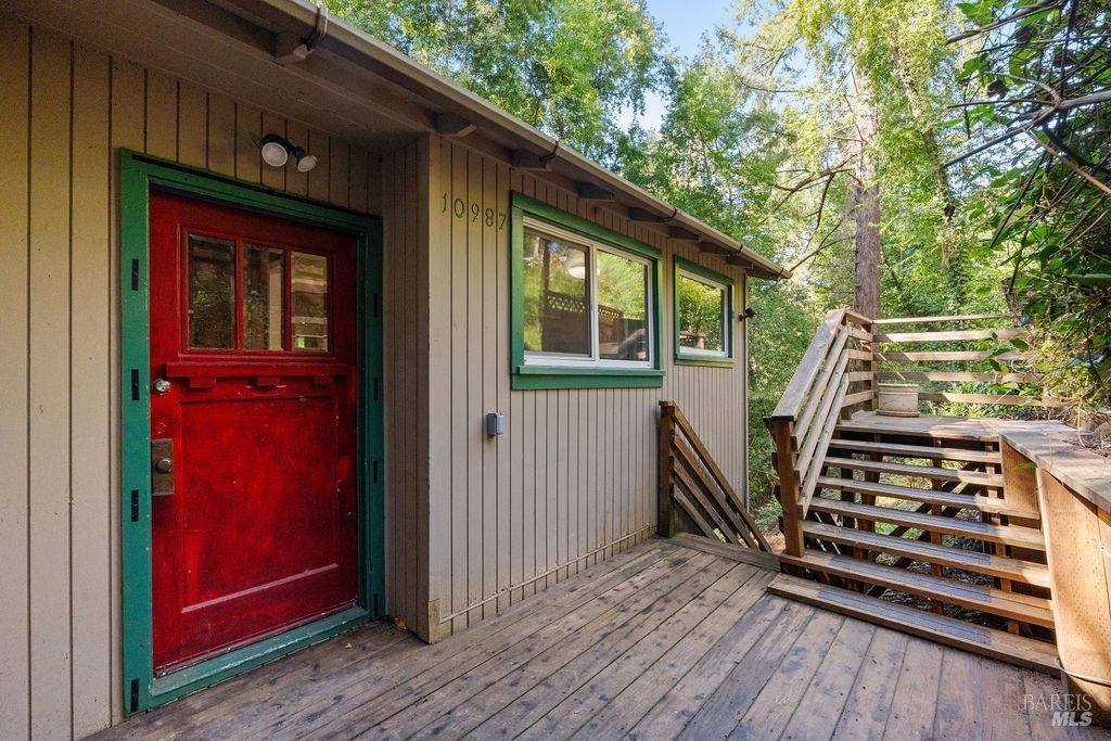 10987 Terrace Drive, Forestville, CA 95436