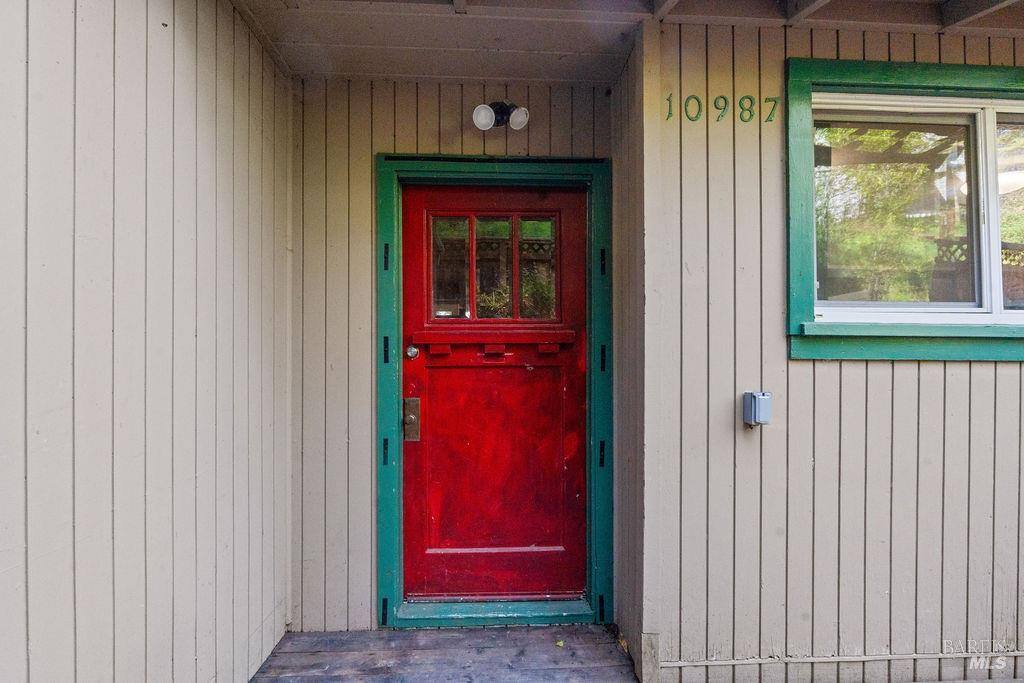 10987 Terrace Drive, Forestville, CA 95436