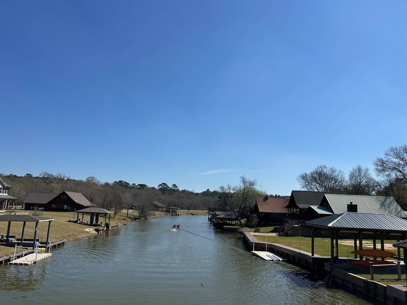 7 Wildwood Lake Drive, Huntsville, TX 77340