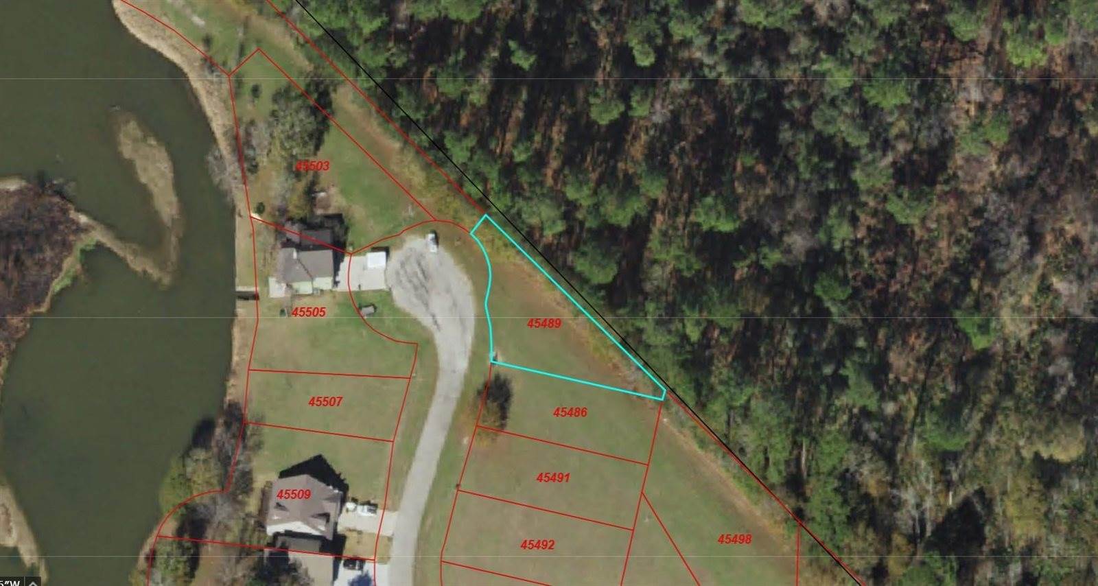 7 Wildwood Lake Drive, Huntsville, TX 77340