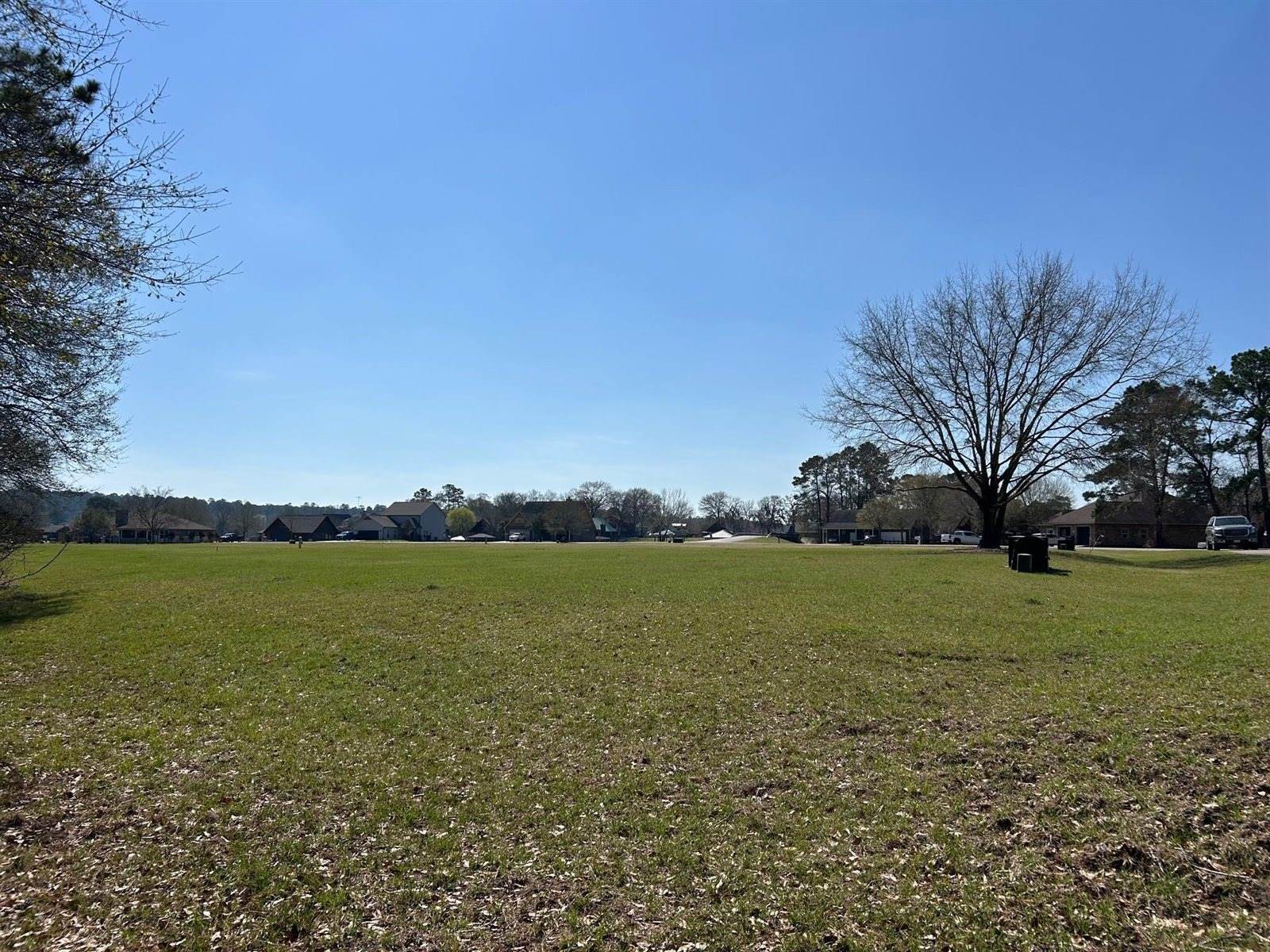 7 Wildwood Lake Drive, Huntsville, TX 77340