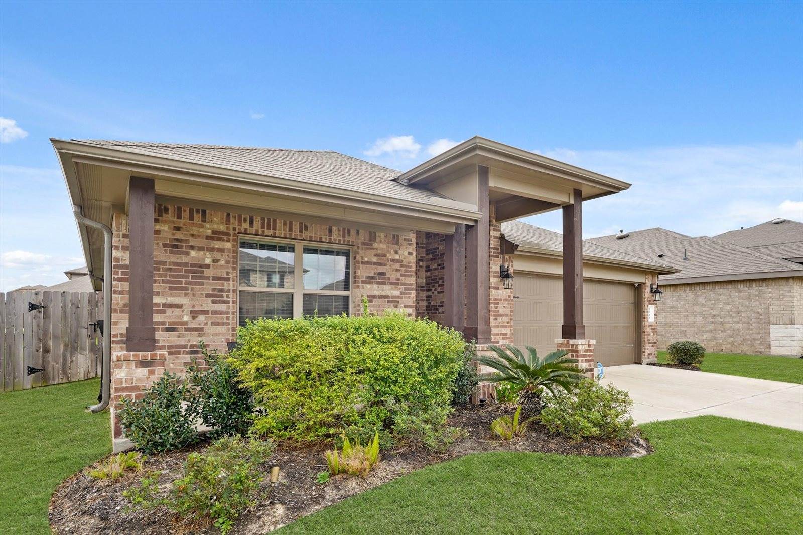 1511 Maple Ridge Drive, Missouri City, TX 77459