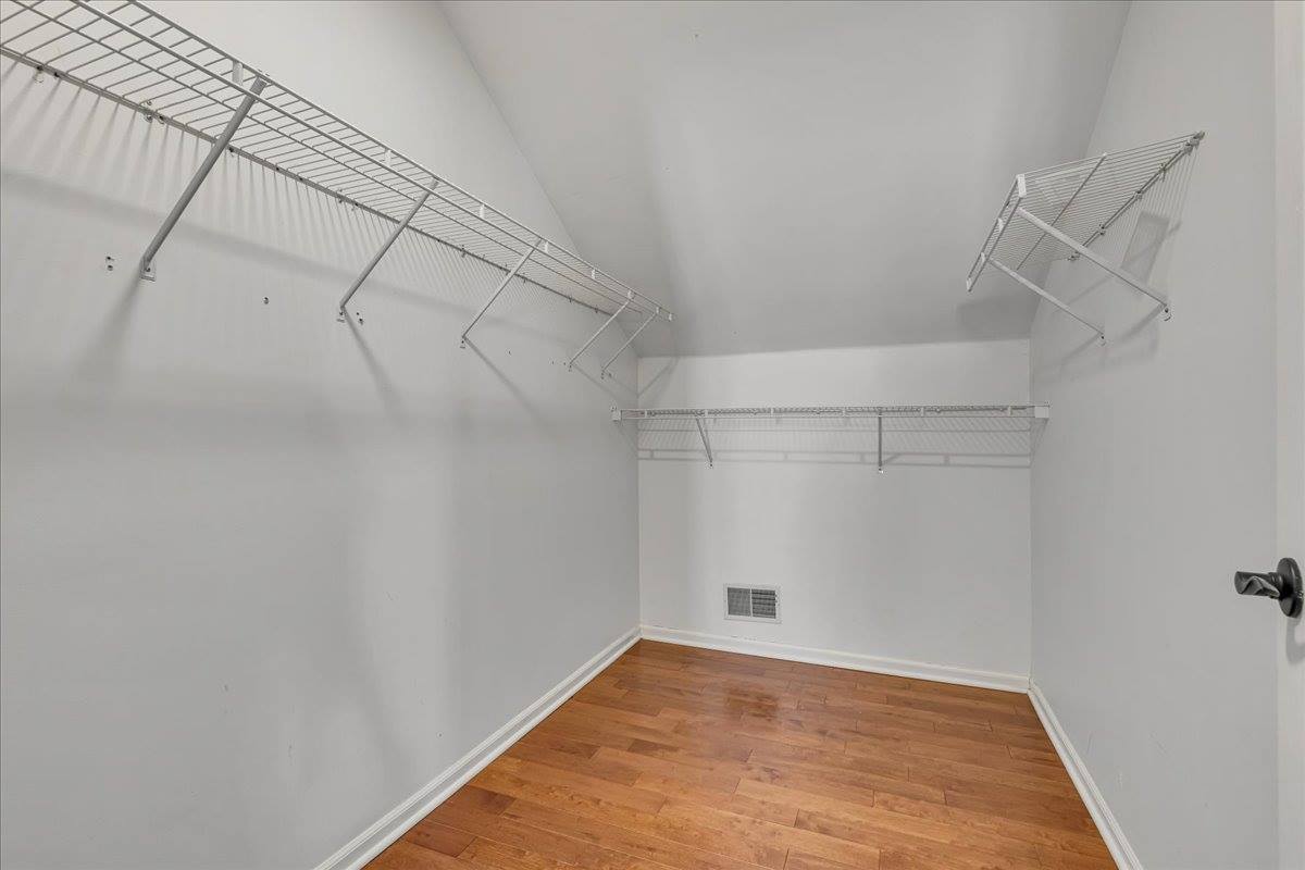 40 Primrose Ln #40, Gillette, NJ 07933