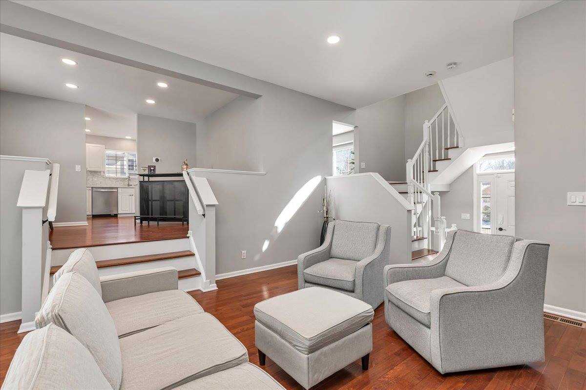 40 Primrose Ln #40, Gillette, NJ 07933