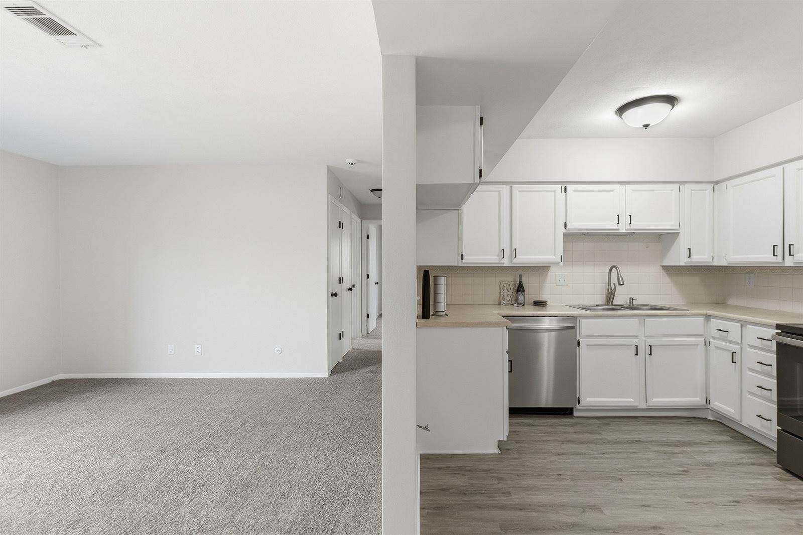 5102 25th Avenue Court, Moline, IL 61265