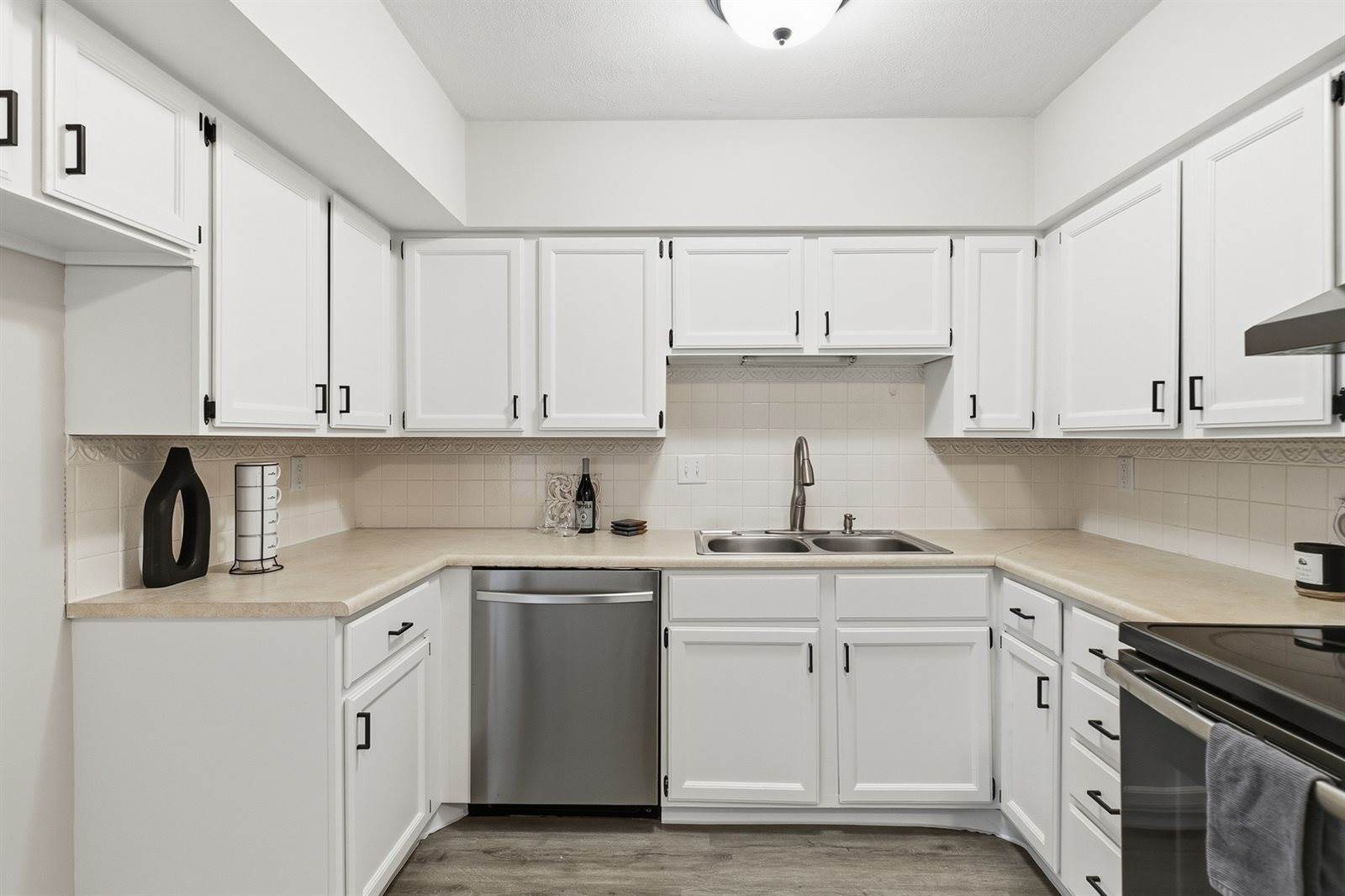 5102 25th Avenue Court, Moline, IL 61265