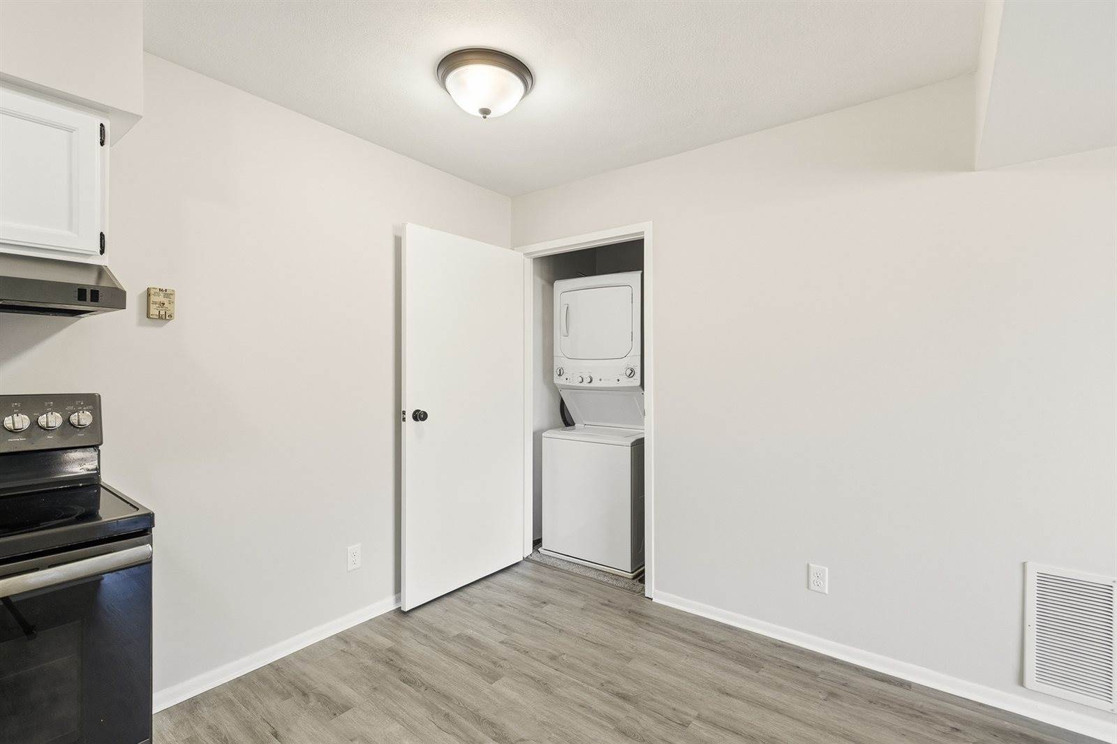 5102 25th Avenue Court, Moline, IL 61265