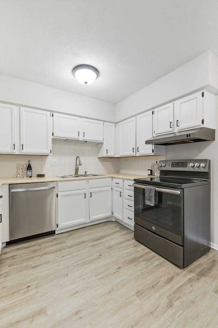 5102 25th Avenue Court, Moline, IL 61265