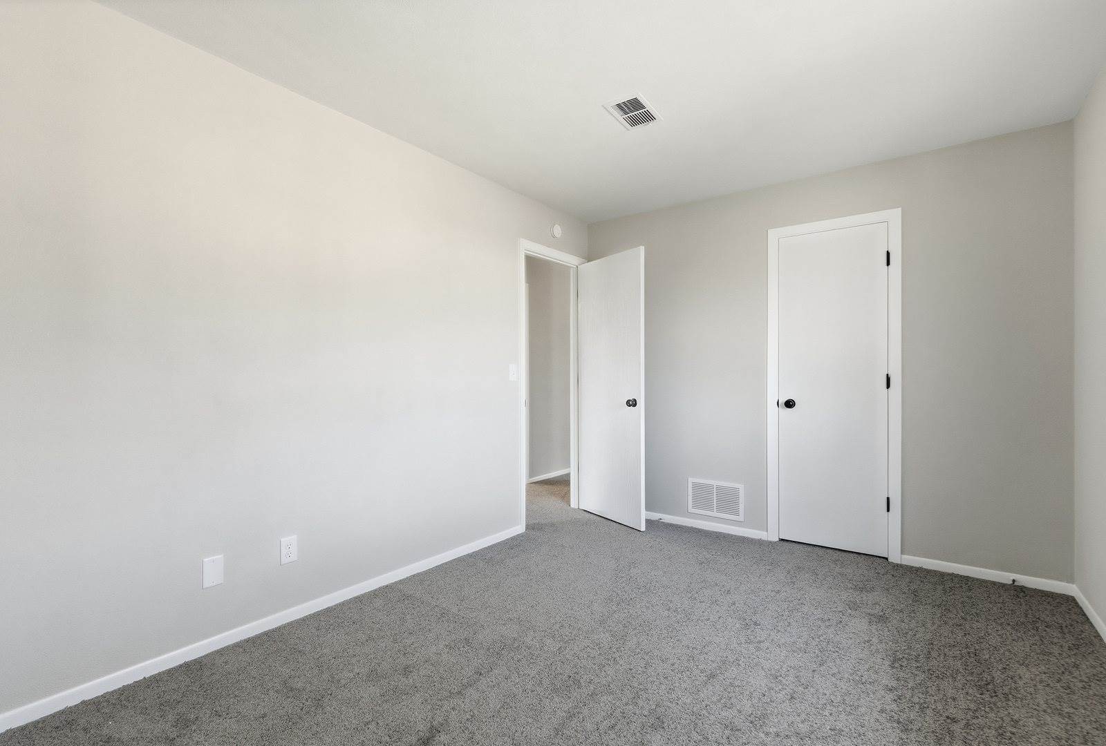 5102 25th Avenue Court, Moline, IL 61265