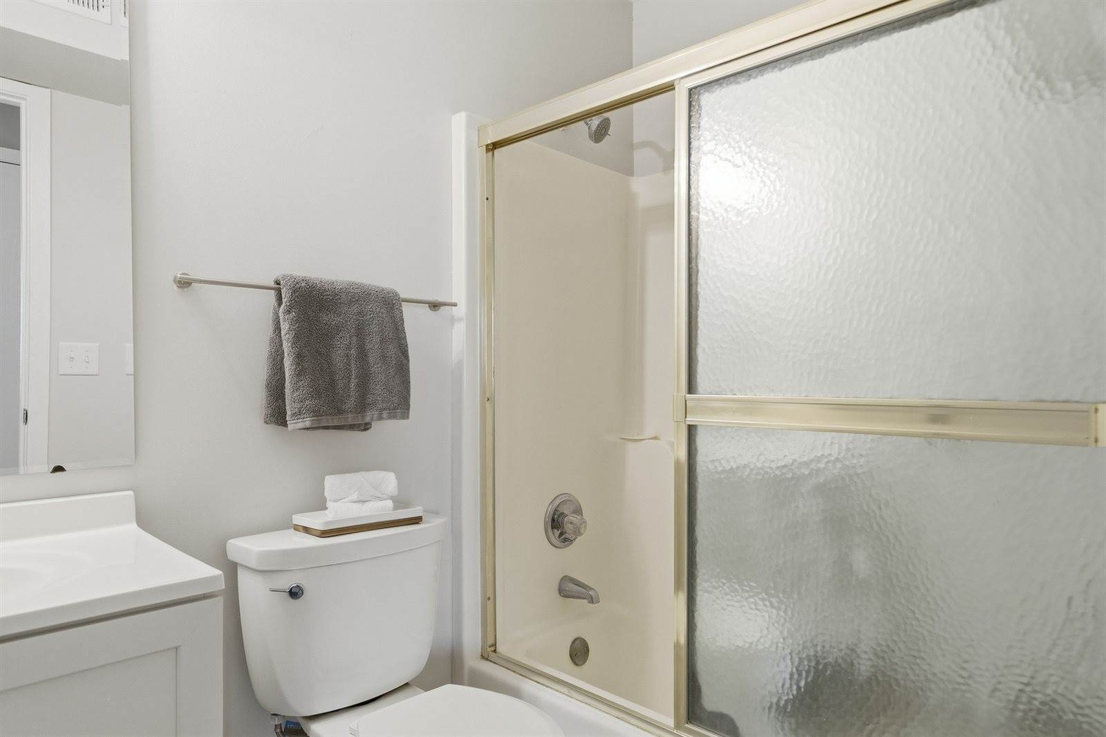 5102 25th Avenue Court, Moline, IL 61265