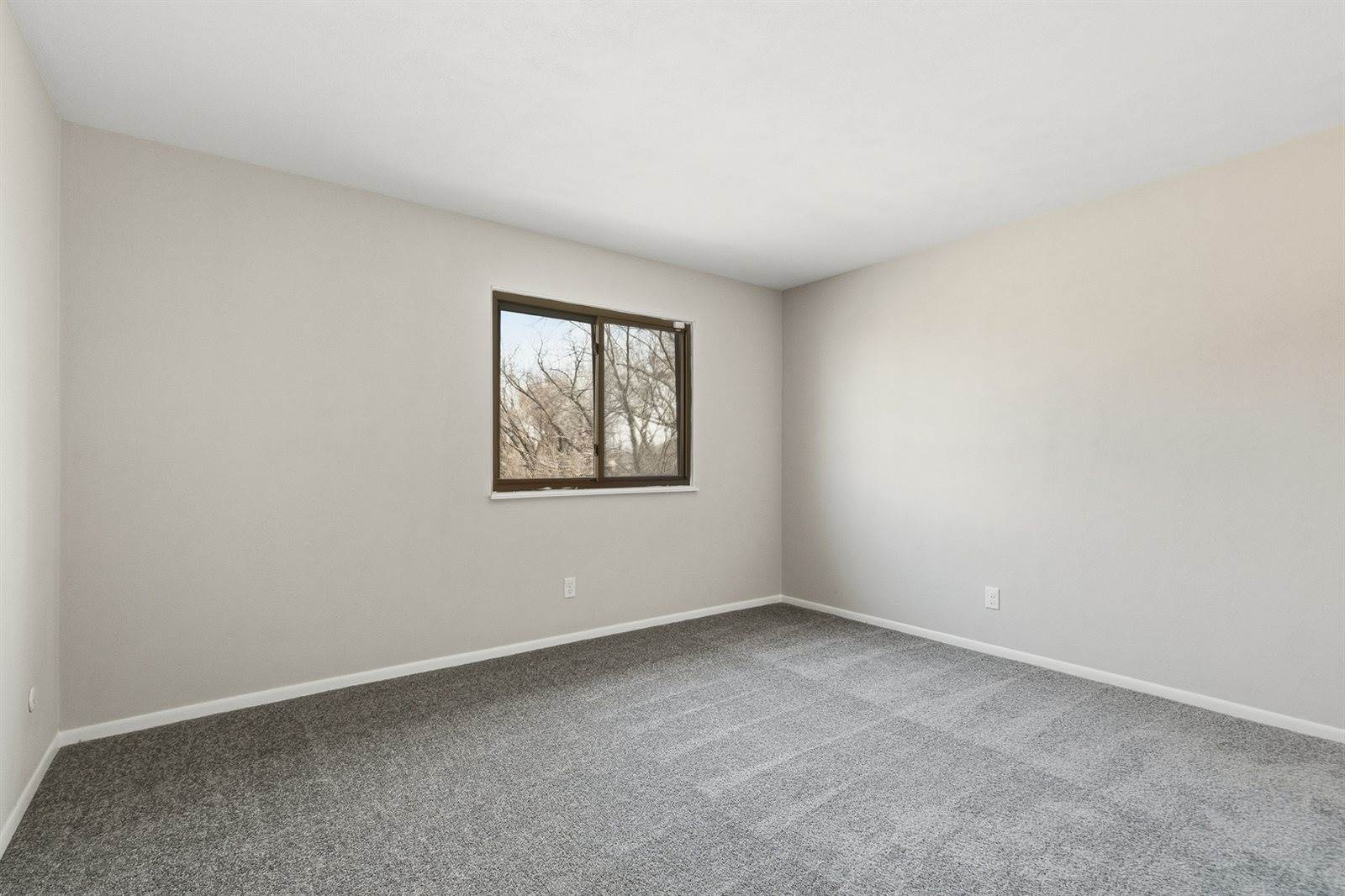 5102 25th Avenue Court, Moline, IL 61265