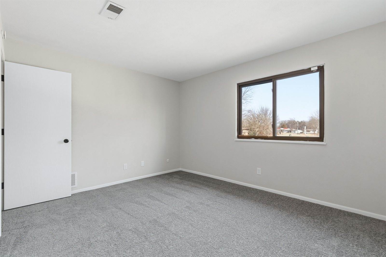 5102 25th Avenue Court, Moline, IL 61265