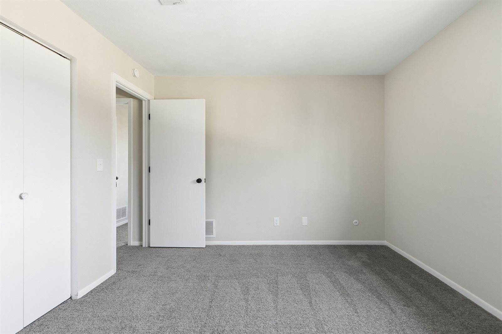 5102 25th Avenue Court, Moline, IL 61265