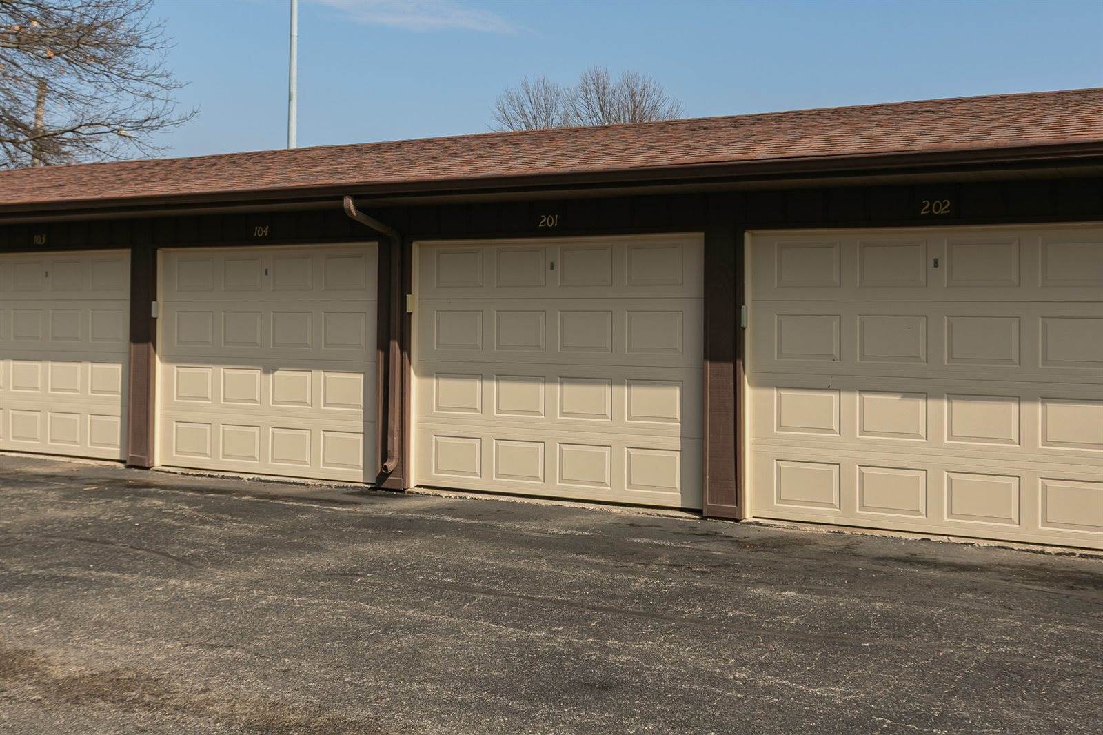 5102 25th Avenue Court, Moline, IL 61265