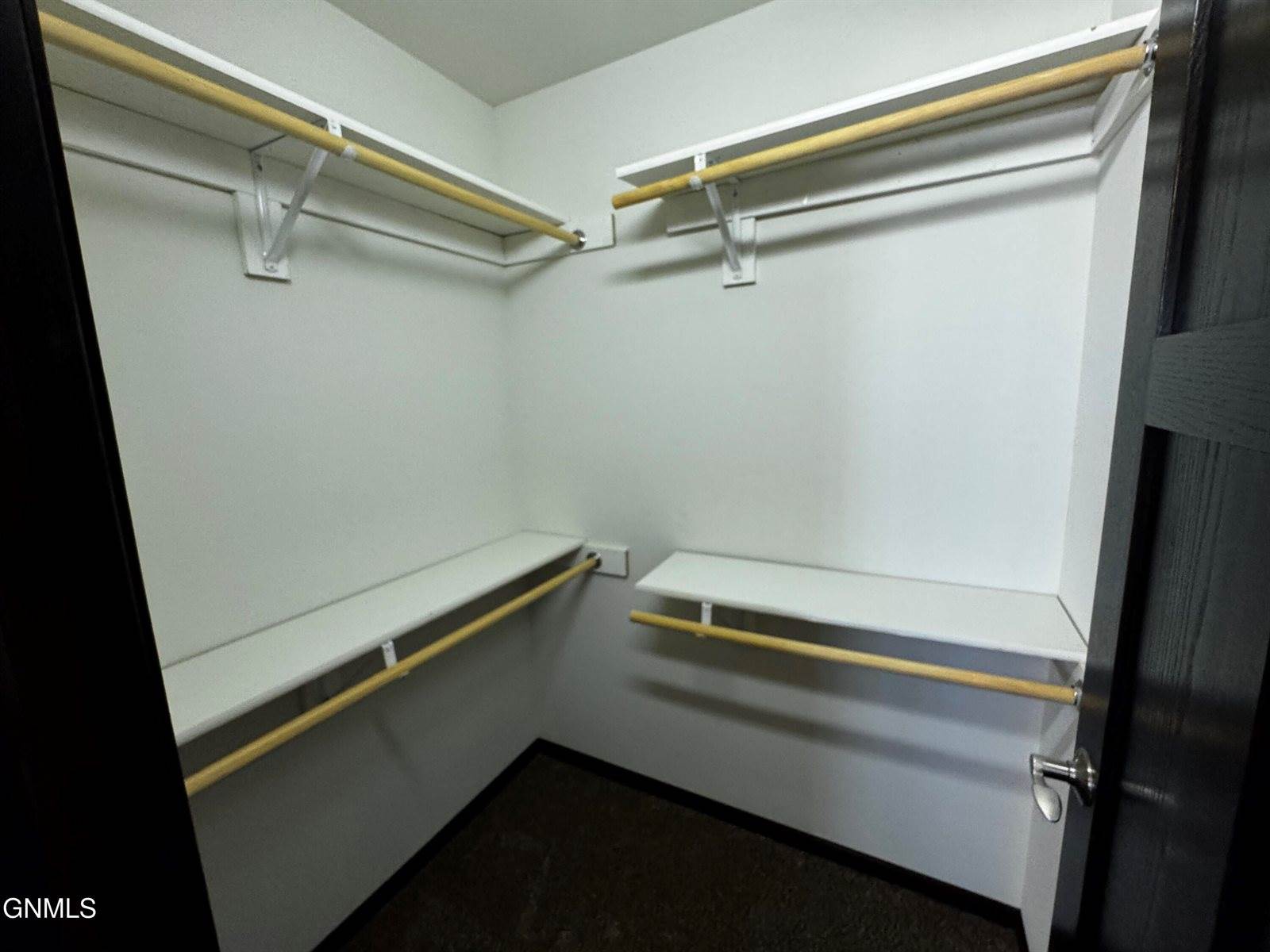 3717 Mckenzie Drive SE, Mandan, ND 58554