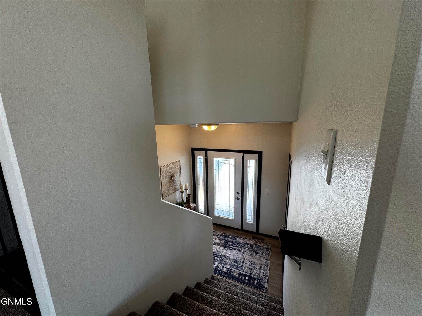 3717 Mckenzie Drive SE, Mandan, ND 58554