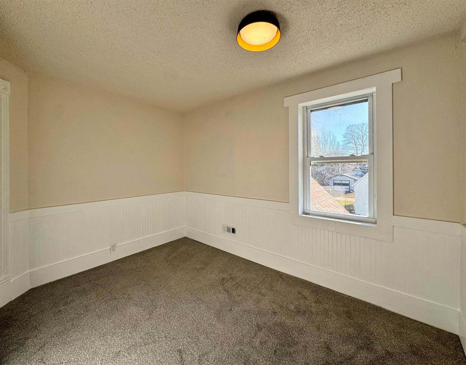 420 D Street NE, Brainerd, MN 56401