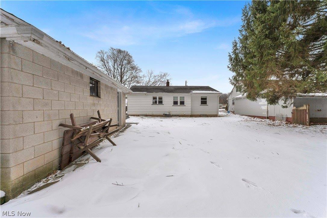 31 Eve Drive, Struthers, OH 44471