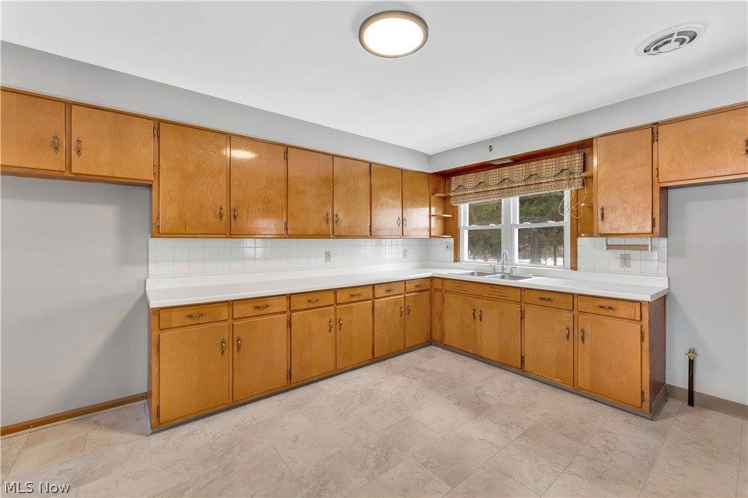 31 Eve Drive, Struthers, OH 44471
