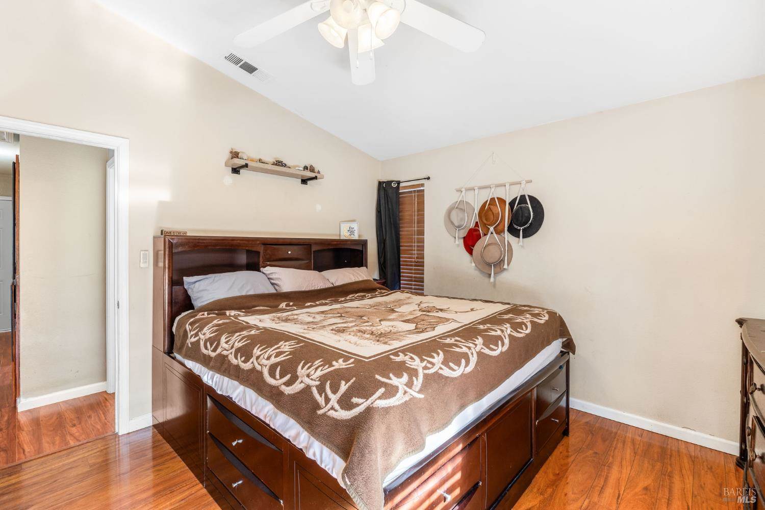 1695 Marenda Drive, Dixon, CA 95620