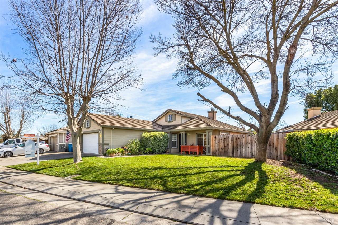 1695 Marenda Drive, Dixon, CA 95620