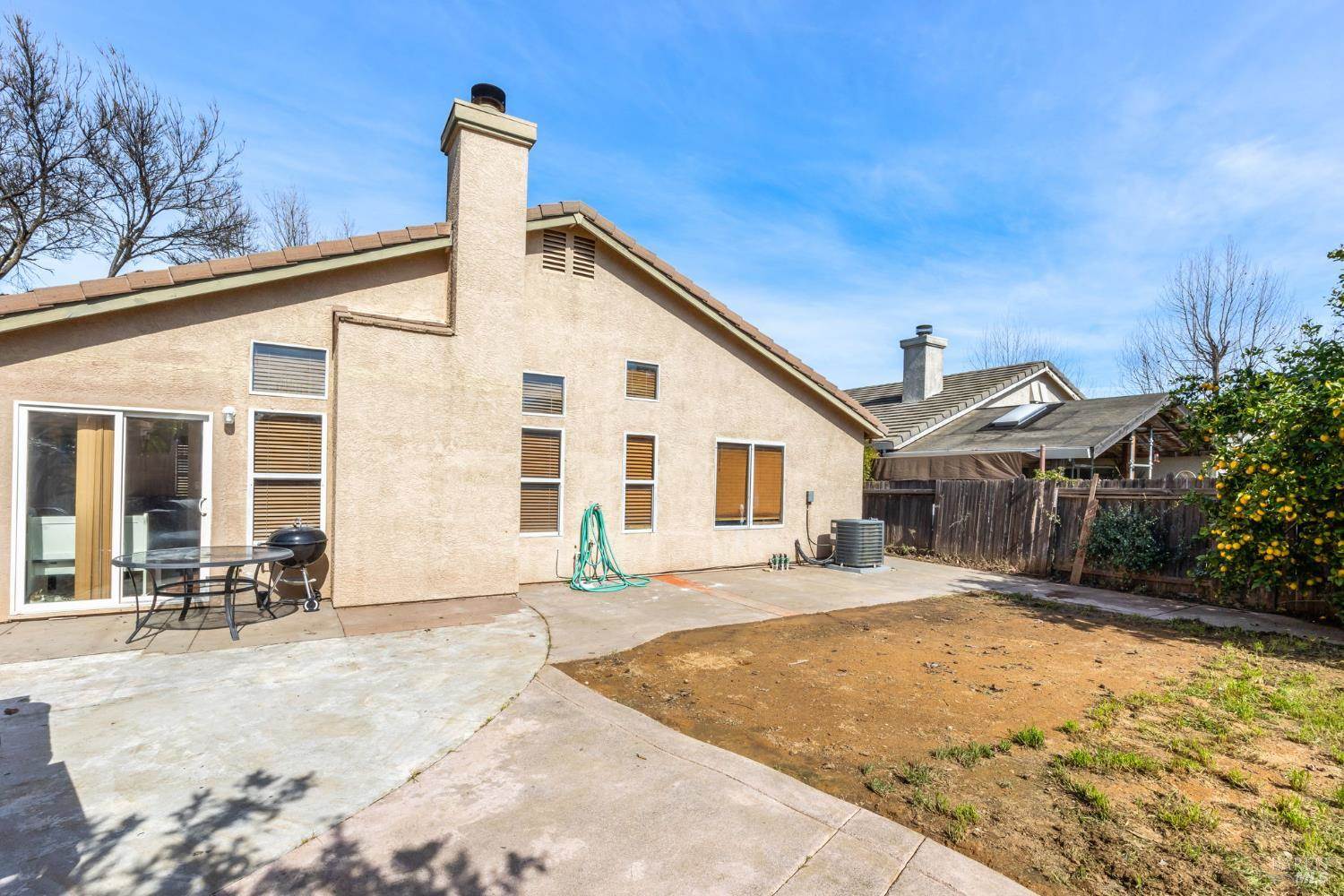 1695 Marenda Drive, Dixon, CA 95620