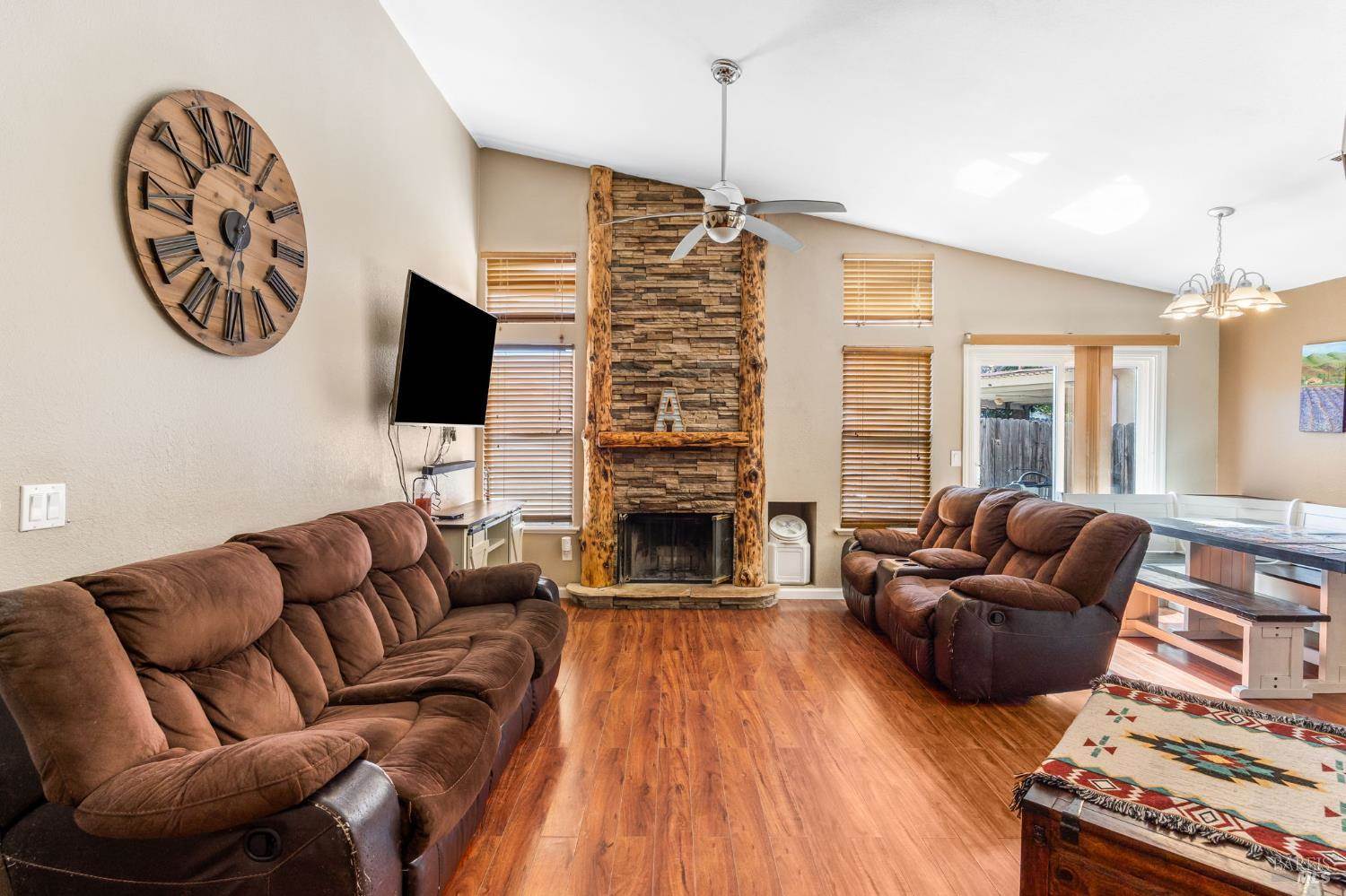 1695 Marenda Drive, Dixon, CA 95620