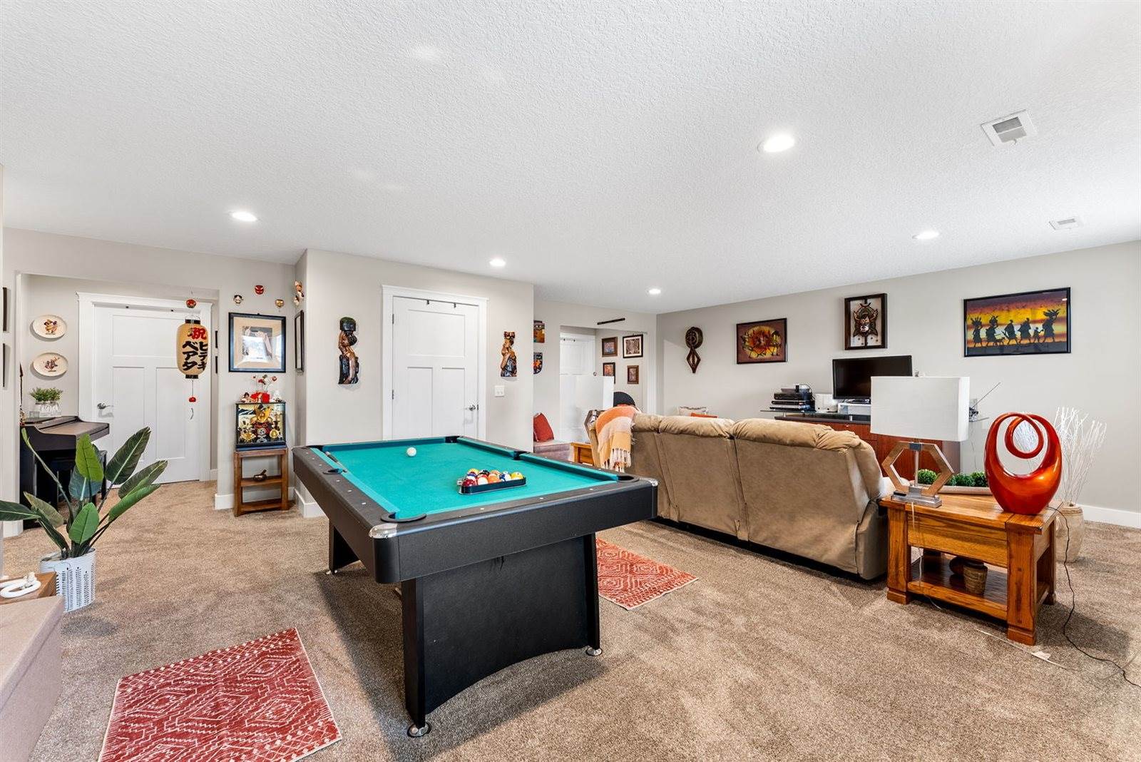 1425 Parkview Lane, Davenport, IA 52807