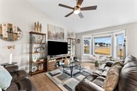 1425 Parkview Lane, Davenport, IA 52807