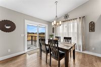 1425 Parkview Lane, Davenport, IA 52807