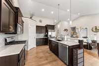 1425 Parkview Lane, Davenport, IA 52807