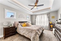 1425 Parkview Lane, Davenport, IA 52807