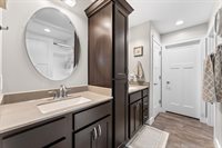 1425 Parkview Lane, Davenport, IA 52807