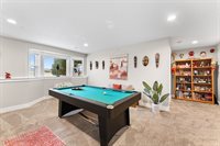 1425 Parkview Lane, Davenport, IA 52807