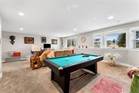 1425 Parkview Lane, Davenport, IA 52807