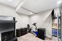 1425 Parkview Lane, Davenport, IA 52807