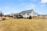 1425 Parkview Lane, Davenport, IA 52807