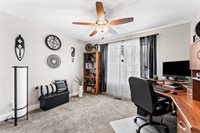 1425 Parkview Lane, Davenport, IA 52807