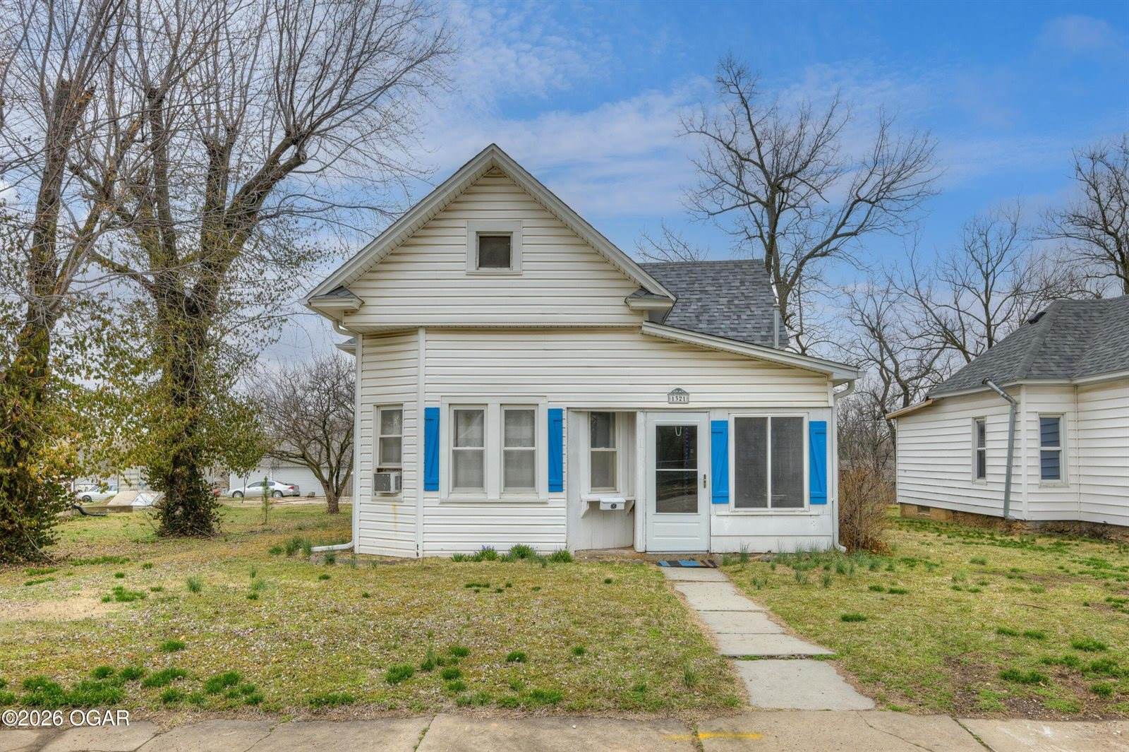1321 West Nelson Street, Webb City, MO 64870